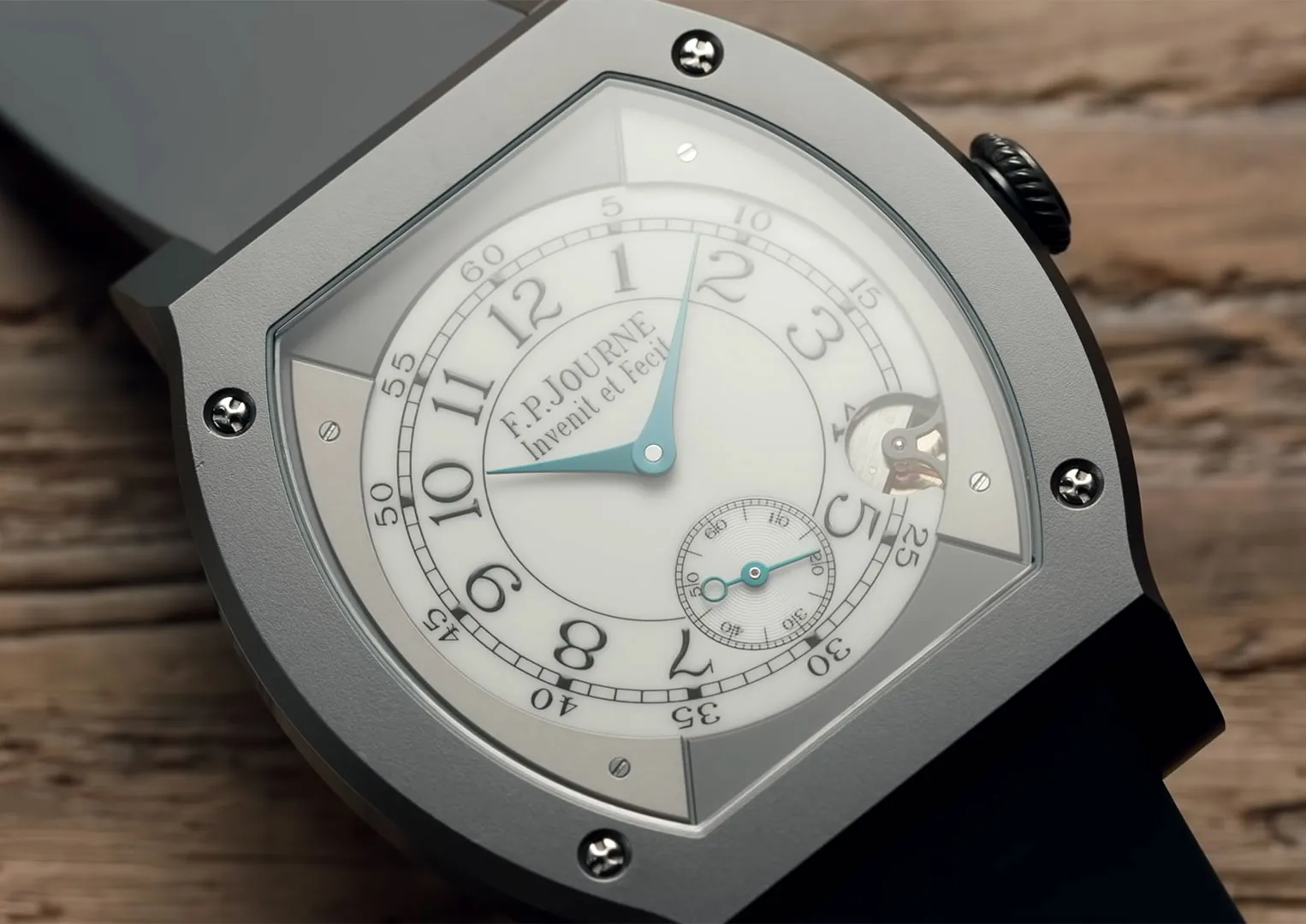 A Quartz watch uses a battery to power the movement
